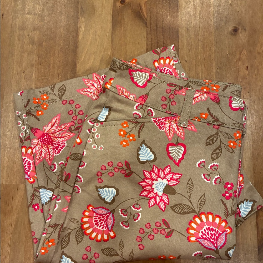 St. John's Bay Floral Print Women Shorts in Tan and Pink